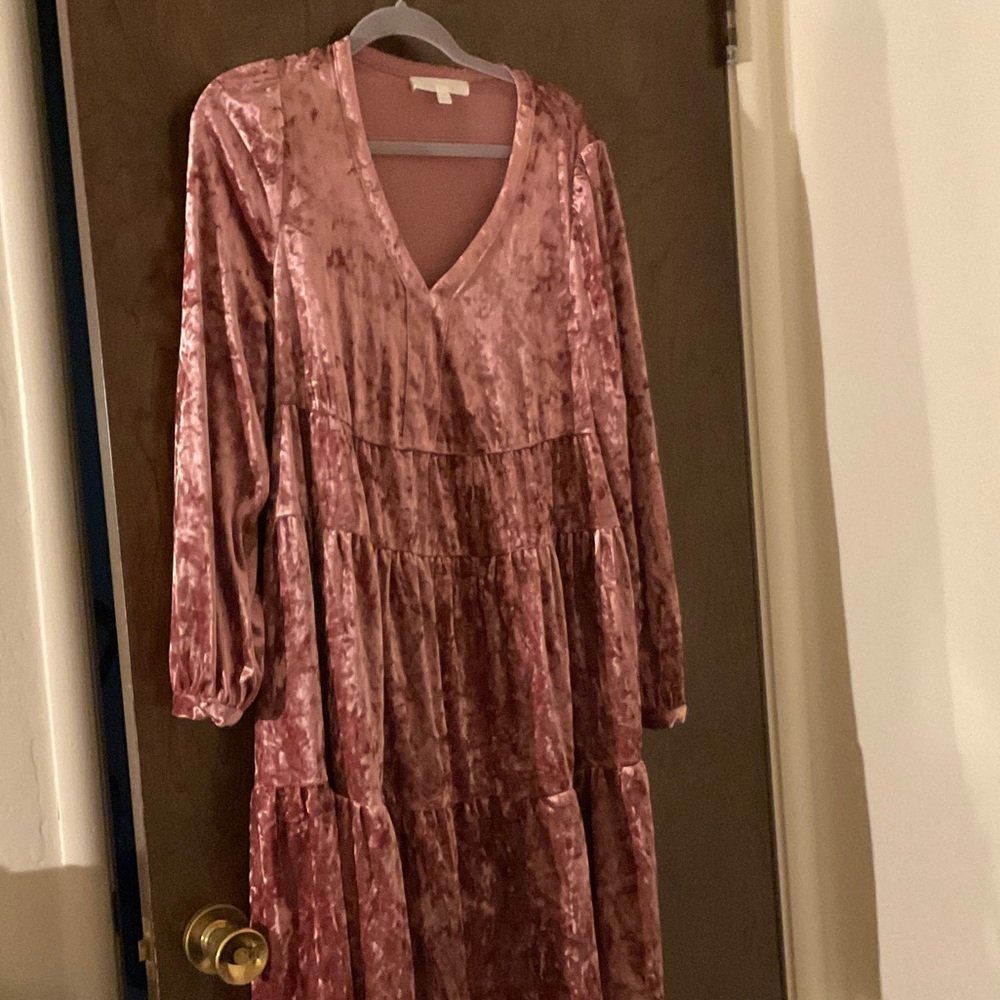 Adyson Parker Velvet Tiered V-Neck Long Sleeve Dress - Rose